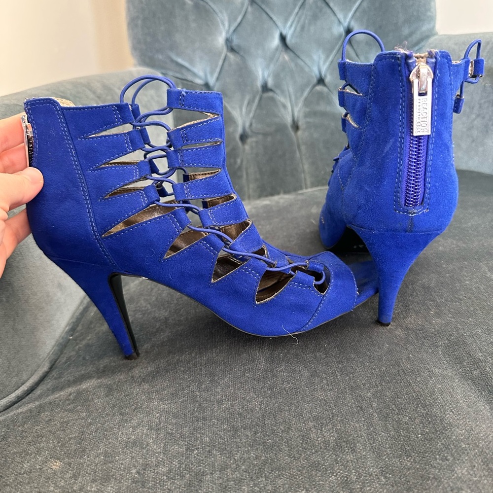 Royal Blue heels!!💙